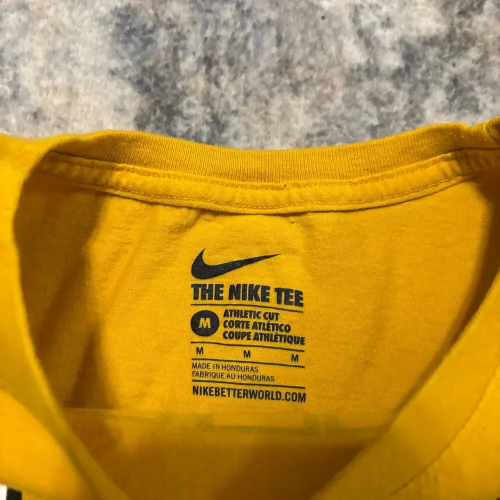 Nike The Nike Tee Long Sleeve Yellow Athletic M